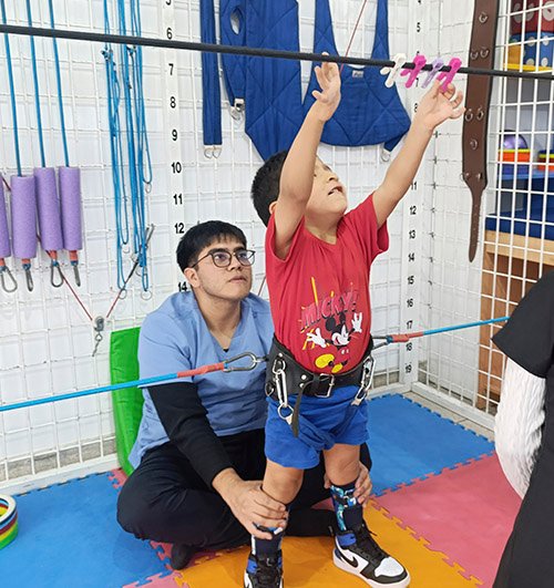 Terapia-para-motricidad-fina-y-motricidad-gruesa-en-niños